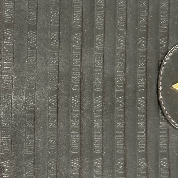 🖤 Valentino Black Leather Clutch Bag 🖤 - Picture 3 of 9